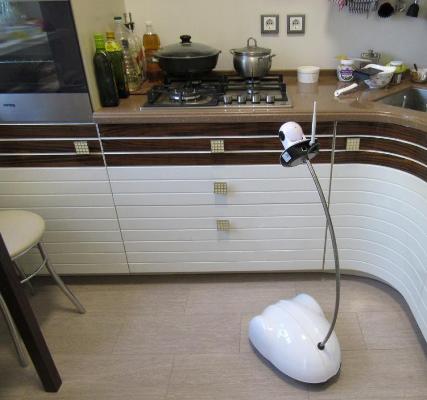 Робот телеприсутствия на кухне